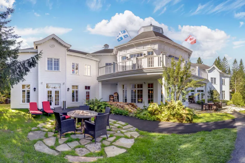 Hilton Grand Vacations Club Tremblant Canada - Image 1