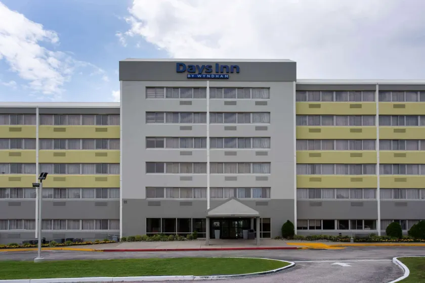 Days Inn by Wyndham Absecon Atlantic City Area - Image 1