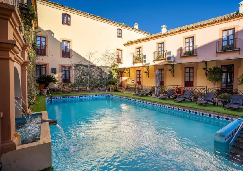 Hotel Alcázar de la Reina - Image 1