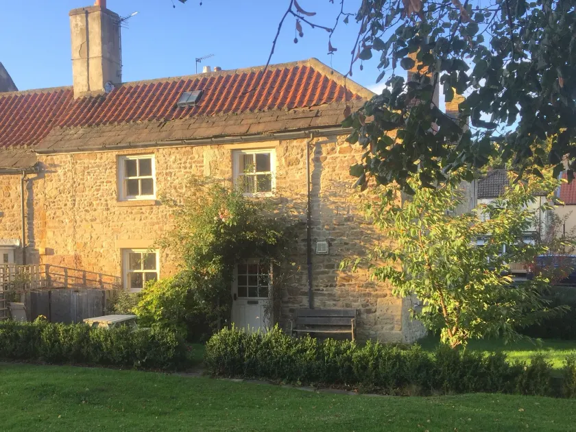 Corner Cottage - Image 1