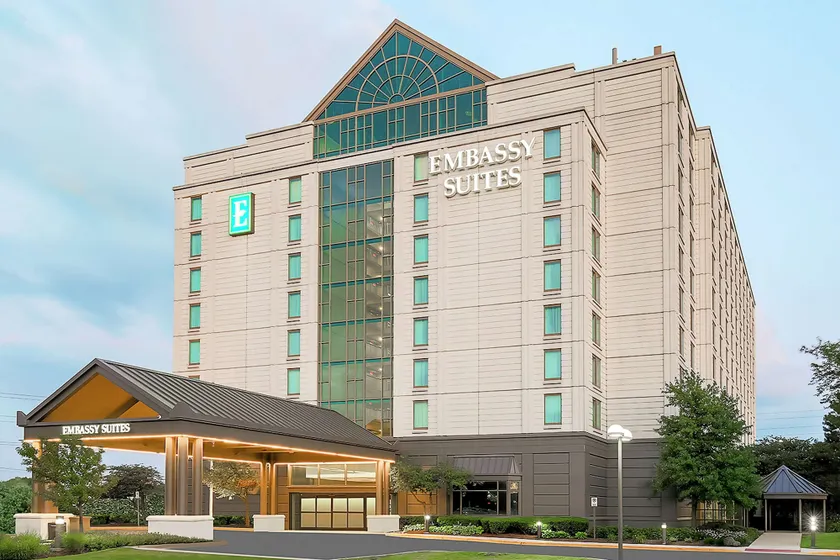 Embassy Suites by Hilton Chicago Lombard Oak Brook - Image 1