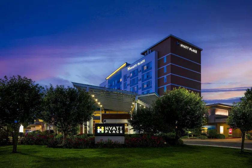 Hyatt Place New York Yonkers - Image 1