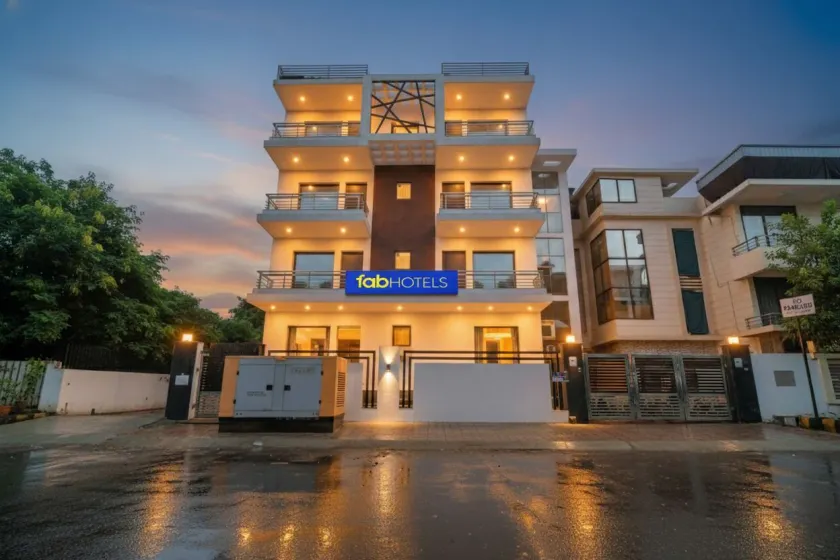 Fabhotel Gazelle Studios - Image 1