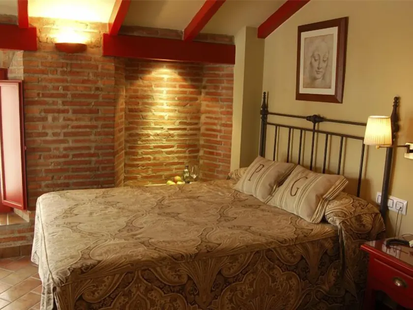 Hotel Plaza Grande - Image 1