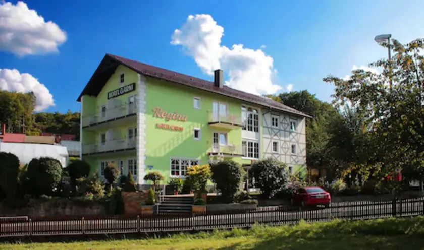 Hotel Garni Regina - Image 1