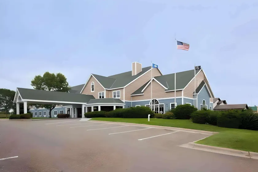 Quality Inn & Suites Stillwater - Image 1