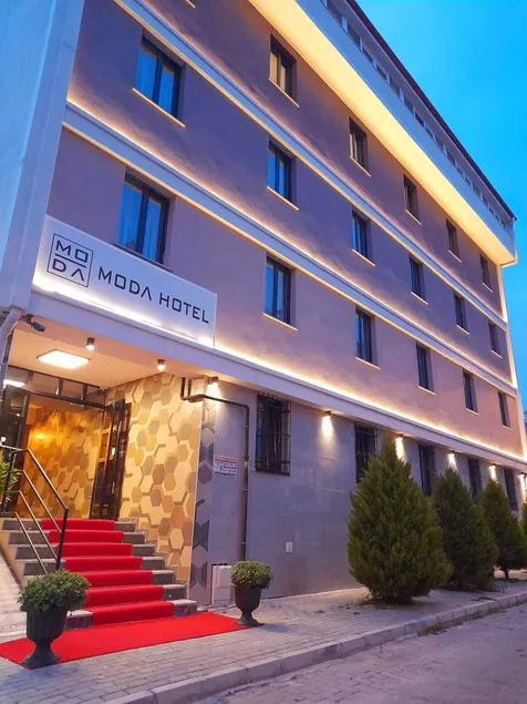 Moda Hotel - Image 1