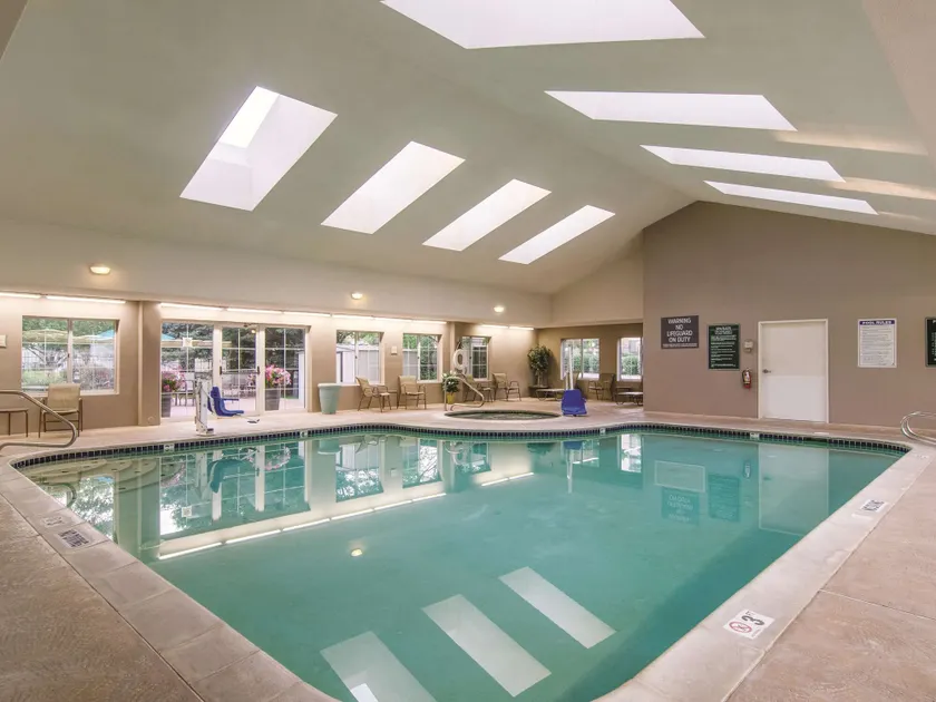 La Quinta Inn & Suites by Wyndham Denver Airport DIA - Image 1