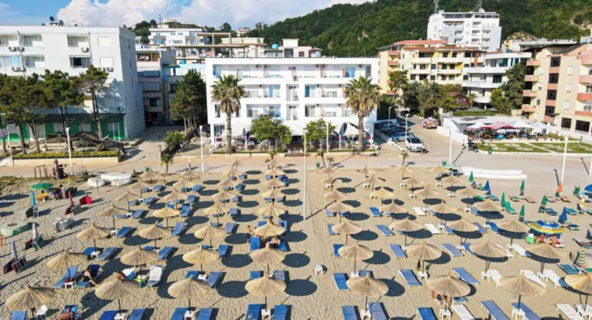 Hotel Besani - Image 1