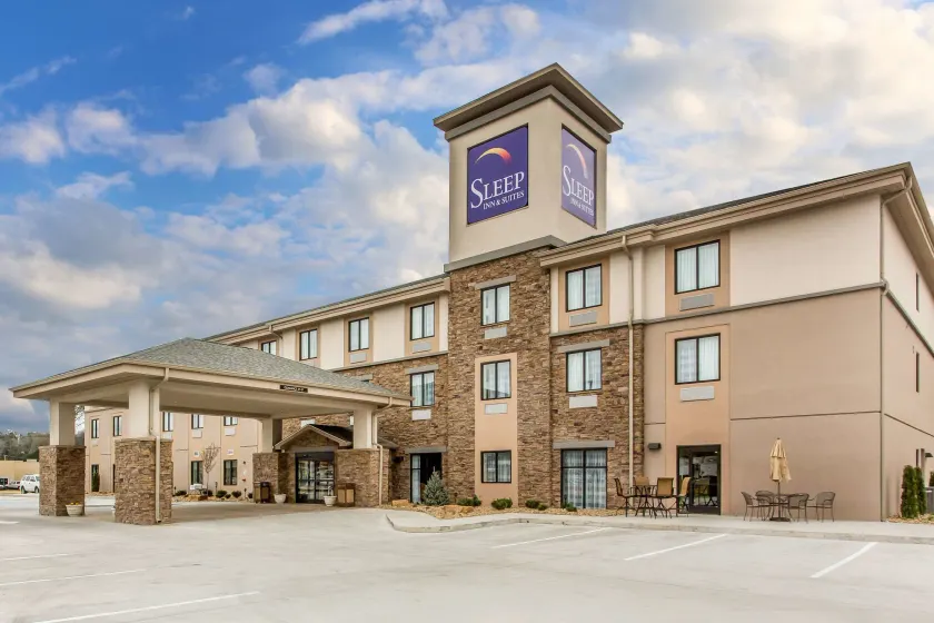 Sleep Inn & Suites Dayton South - Image 1