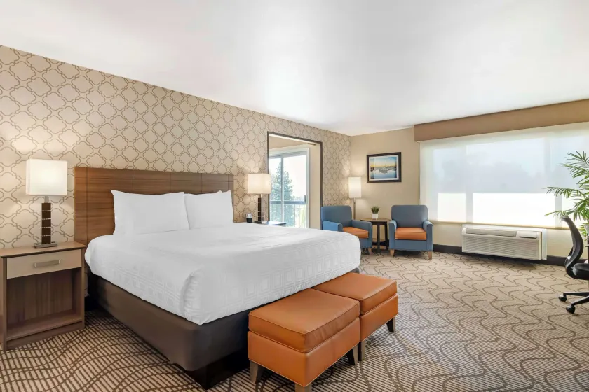 Best Western Plus Heritage Inn - Image 1