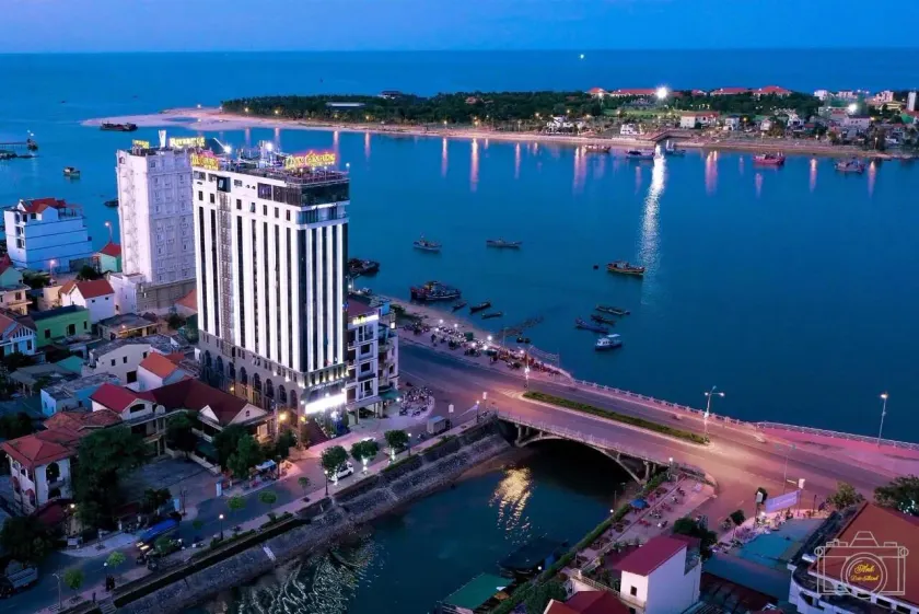 CKC Thien Duong Hotel - Image 1