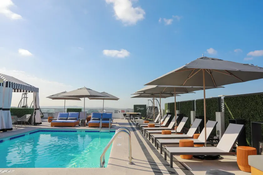Montrose at Beverly Hills - Image 1