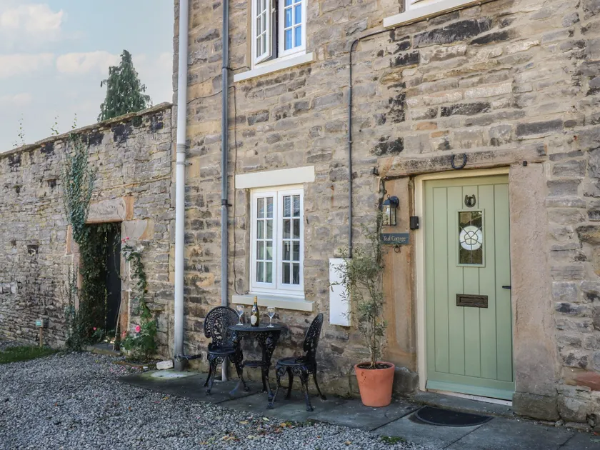 Teal Cottage - Image 1