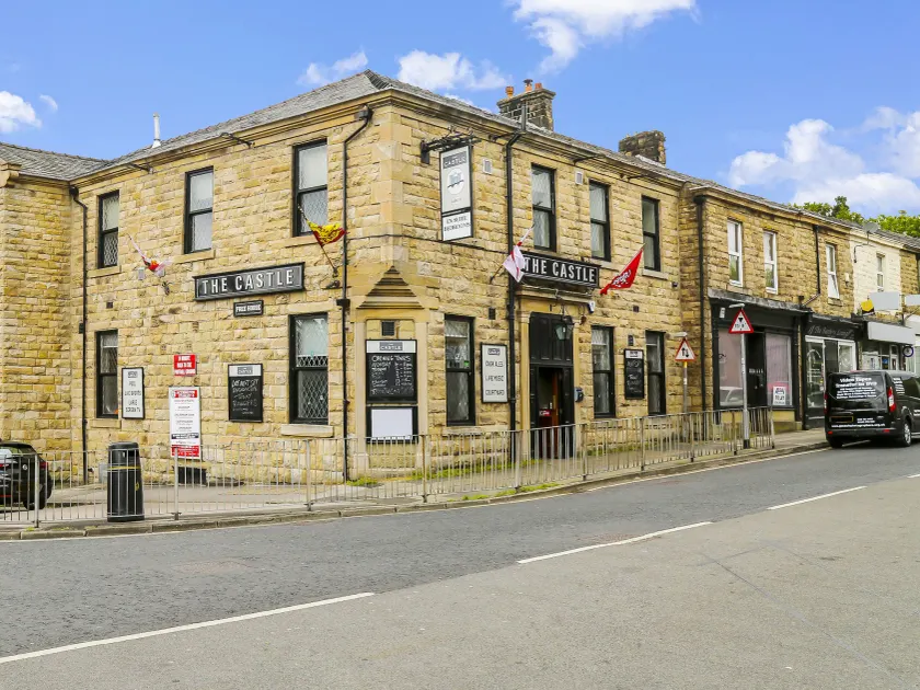 OYO Castle Hotel, Accrington - Image 1