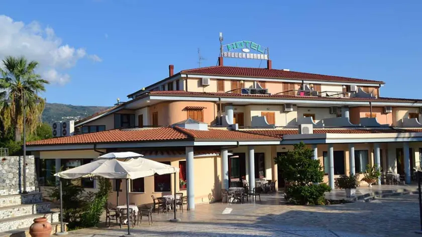 Hotel Stella Marina - Image 1