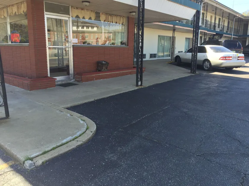 Ashland Inn - Image 1
