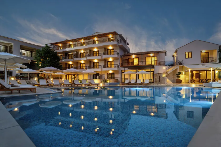 Elisso Hotel - Image 1
