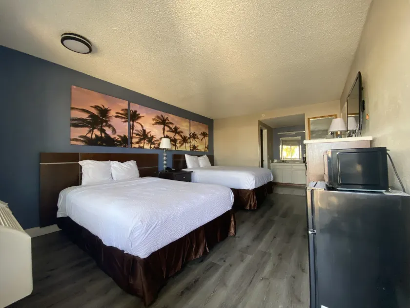 Days Inn by Wyndham Ontario Airport - Image 1