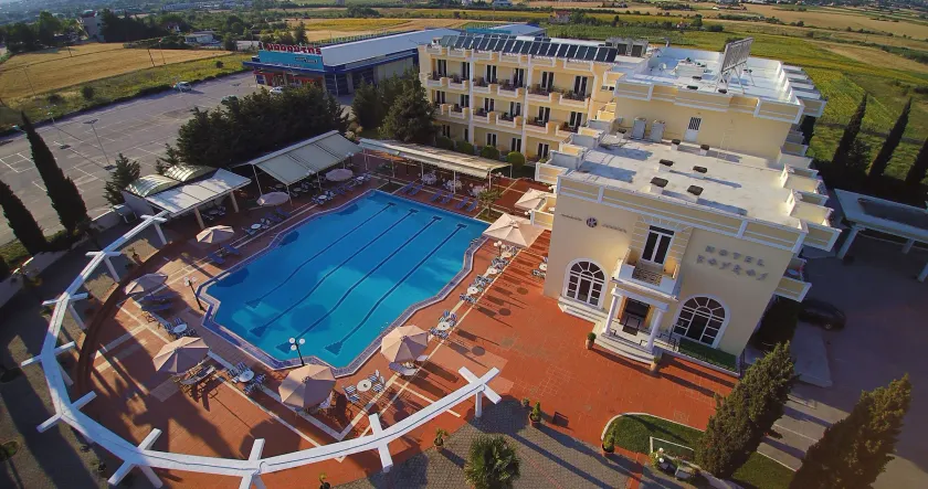 Kouros Hotel - Image 1