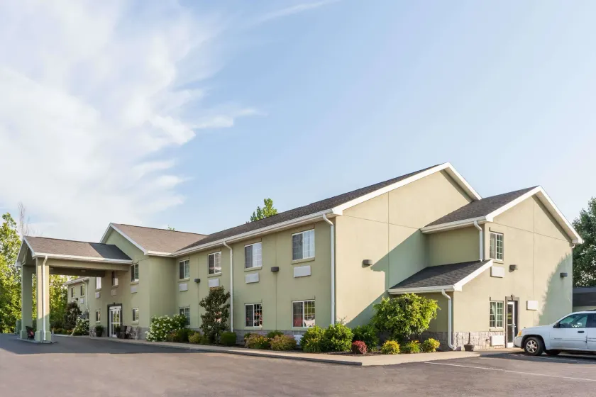 Days Inn by Wyndham Central City - Image 1