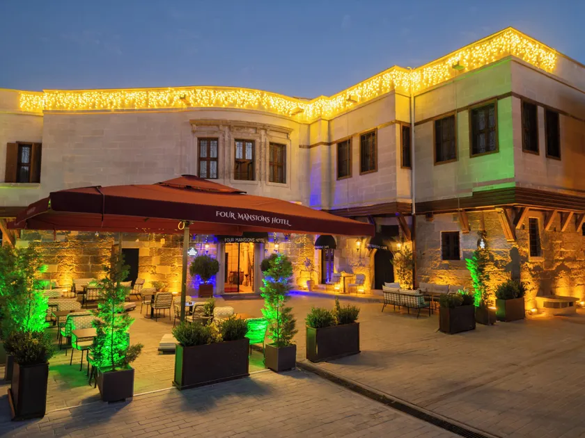 Four Mansions Hotel - Image 1