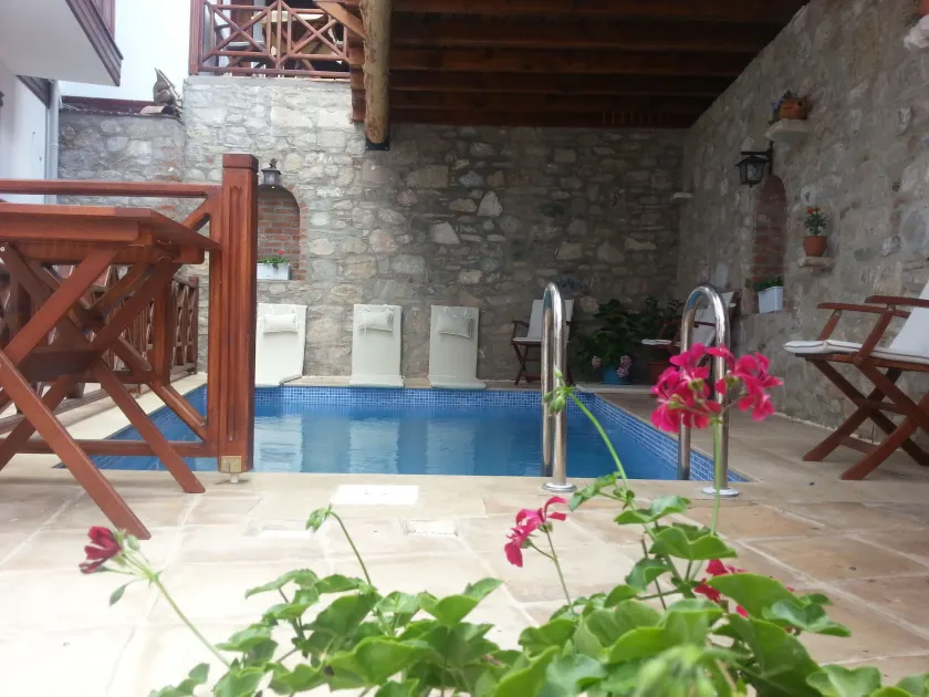 Amazon Petite Palace - Image 1
