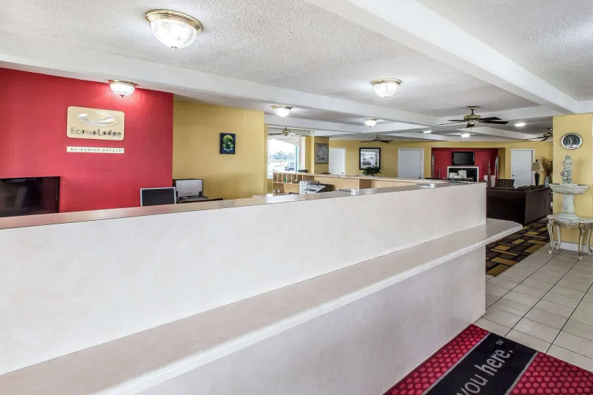 Econo Lodge Byron near Historic District - Warner Robins - Image 1