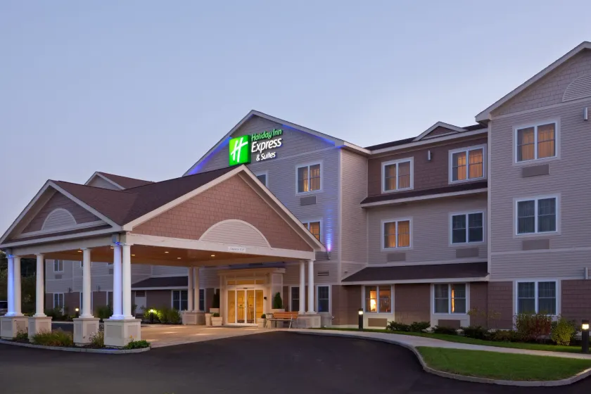 Holiday Inn Express & Suites Tilton by IHG - Image 1