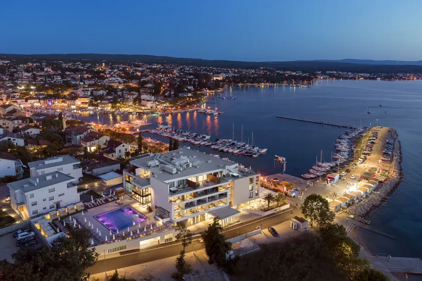 Luxury Hotel Riva - Image 1