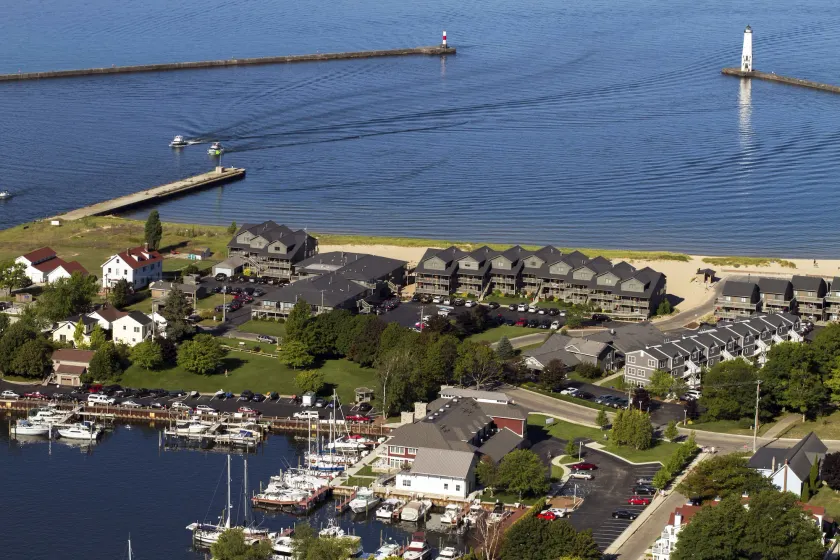 Harbor Lights Resort - Image 1
