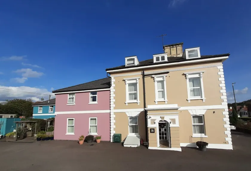Cotswold Aparthotel - Image 1
