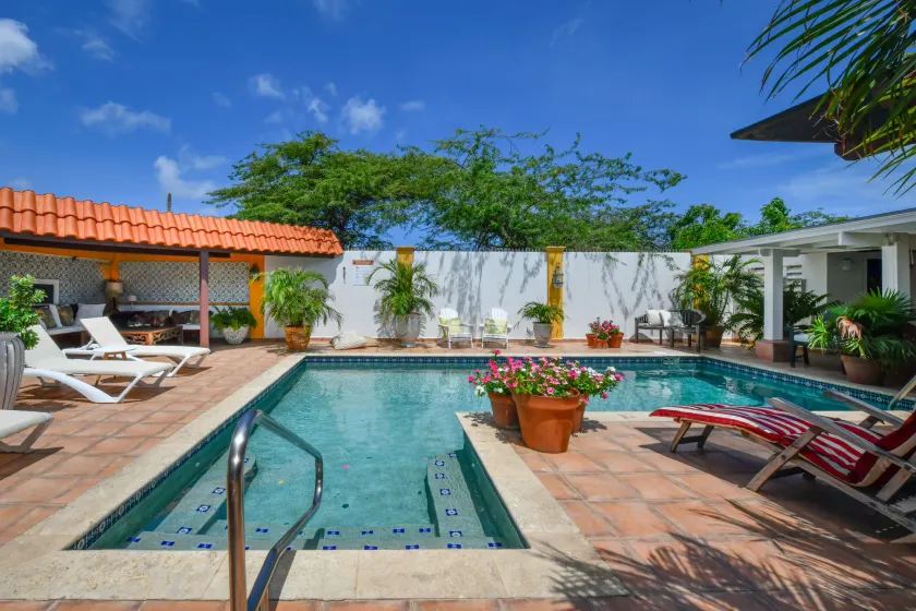 Brisas Studio Apartments - Image 1