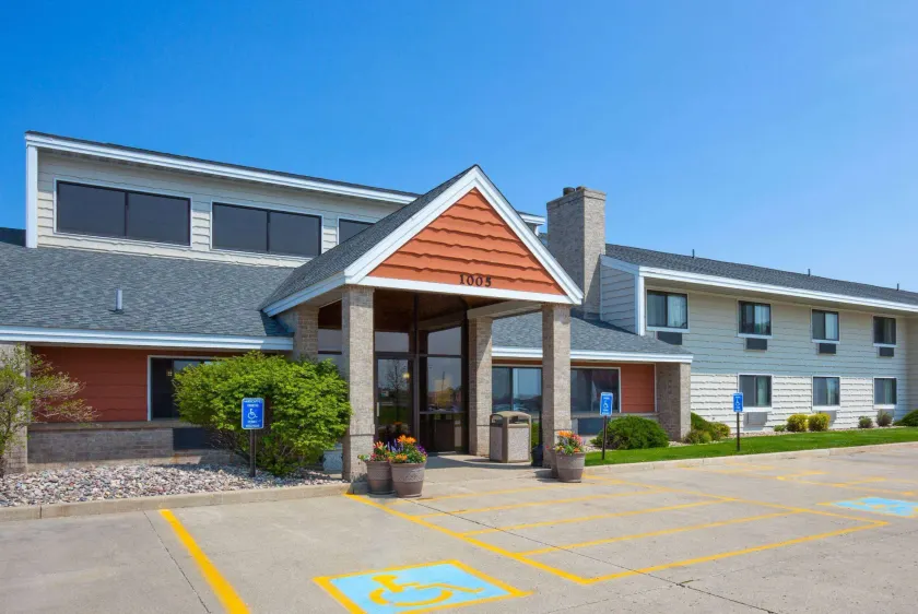 AmericInn by Wyndham Spencer - Image 1