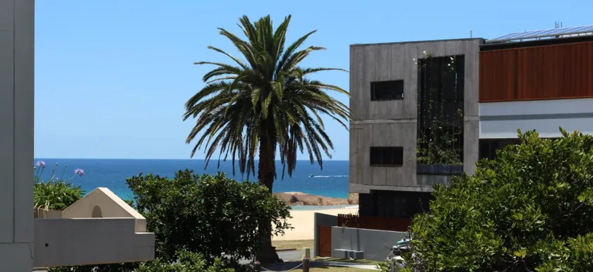 'Rocks Retreat' - Dunbar Court Unit 2 - Renovated & Centrally Located - Image 1