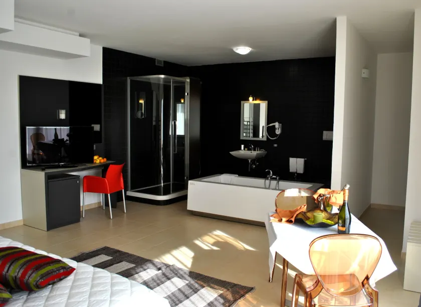 Althea Palace Hotel - Image 1