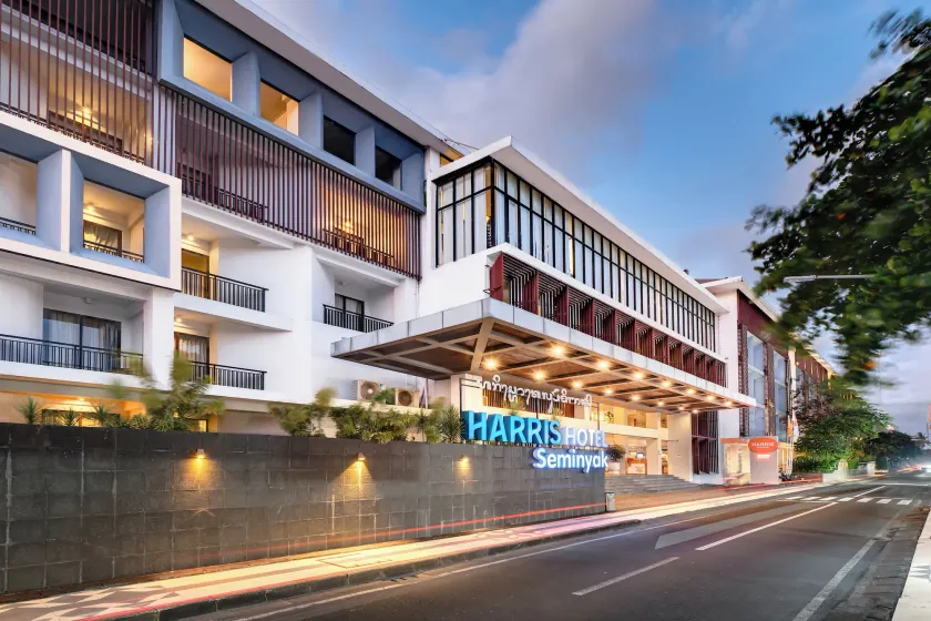 HARRIS Hotel Seminyak - Image 1