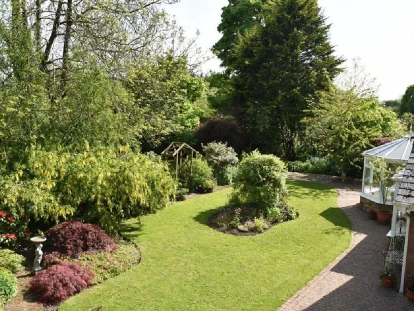 Bessiestown Country Guesthouse - Image 1