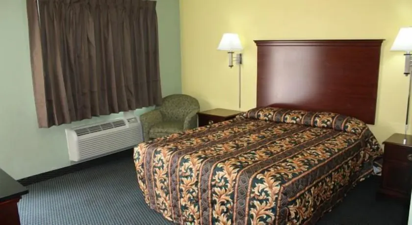 Deluxe Inn Fort Stockton - Image 1