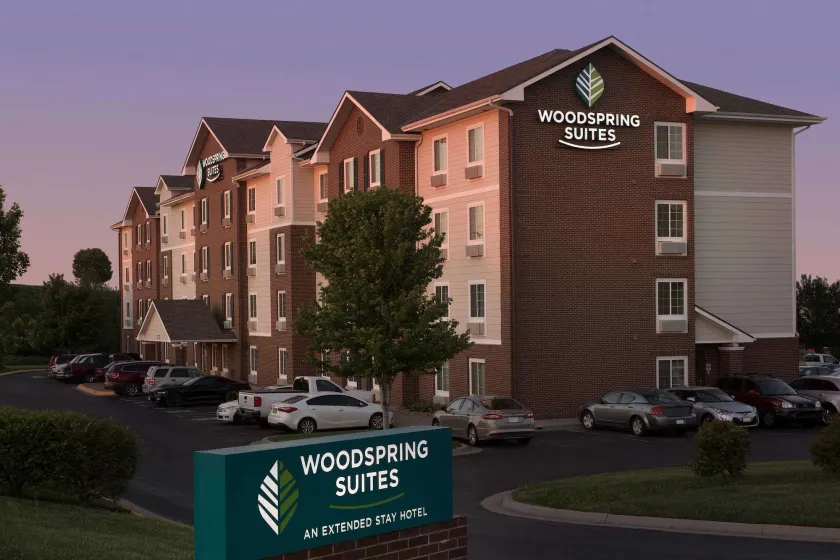 WoodSpring Suites Kansas City Lenexa - Image 1
