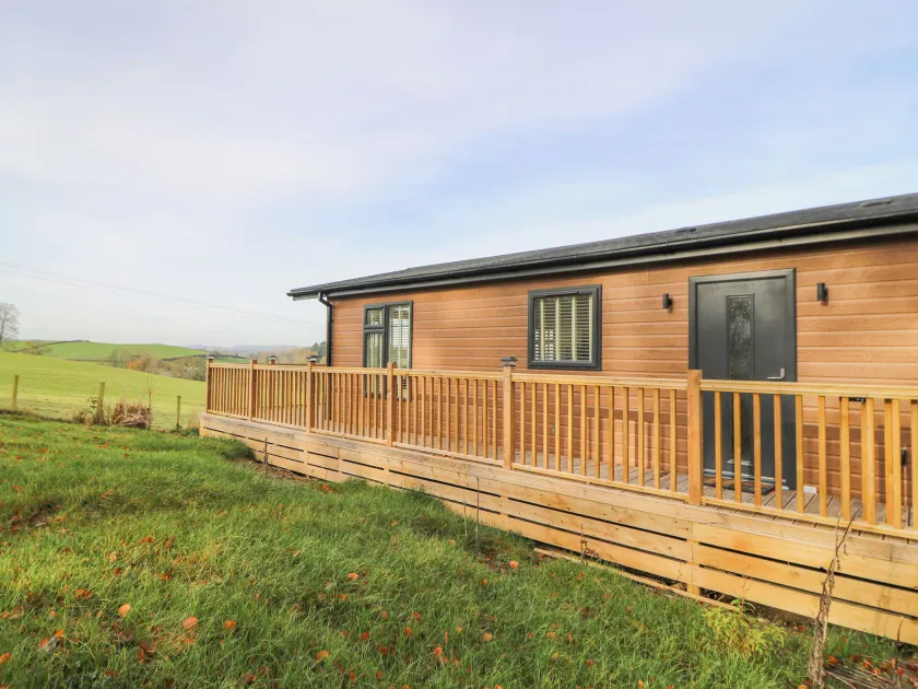 Seren Lodge - Image 1