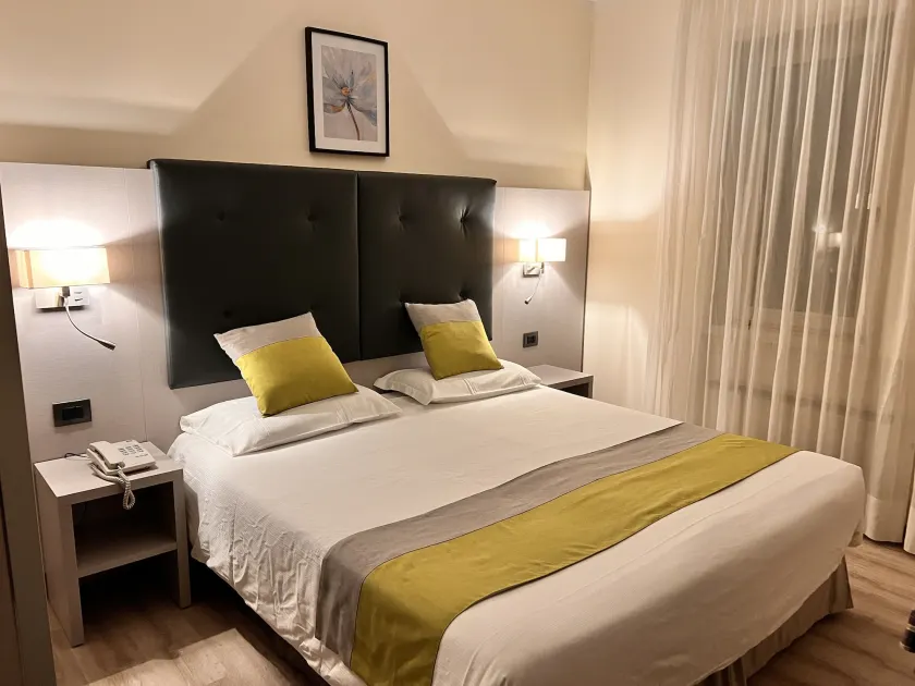 Hotel Aurora - Image 1
