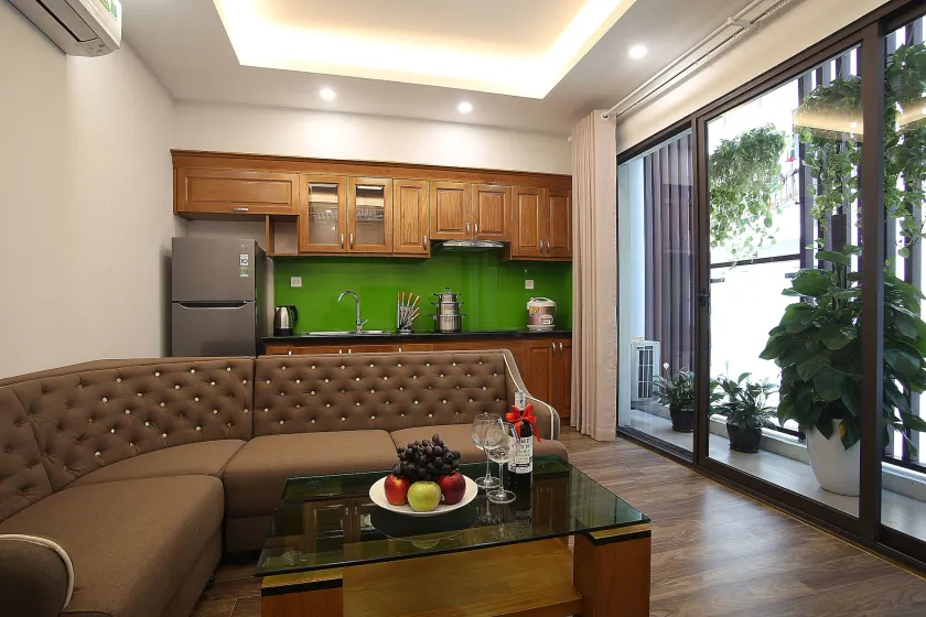 London Hotel & Apartment - Image 1