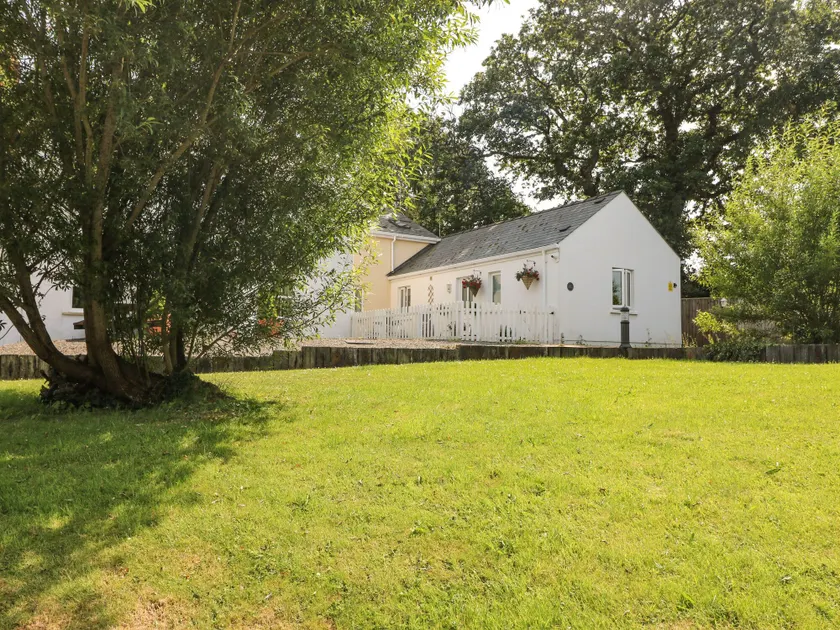 Love Cottage - Image 1