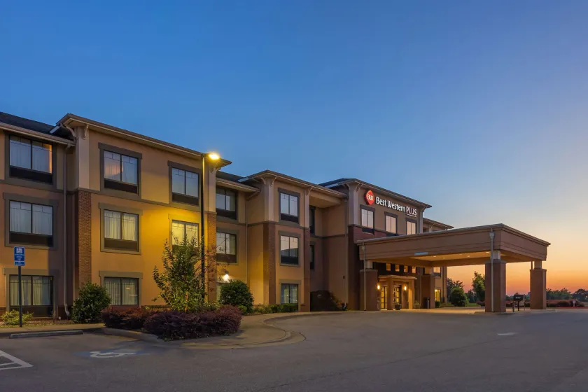 Best Western Plus Tuscumbia/Muscle Shoals Hotel & Suites - Image 1
