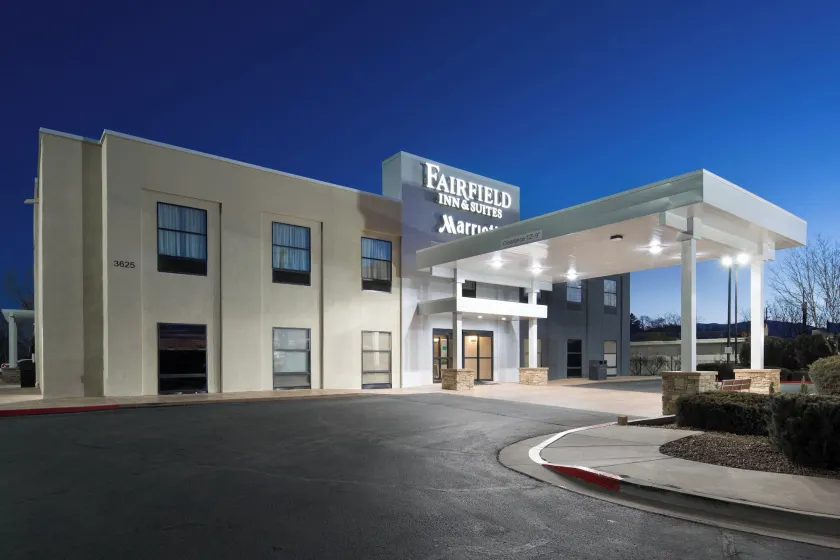 Fairfield Inn & Suites by Marriott Santa Fe - Image 1