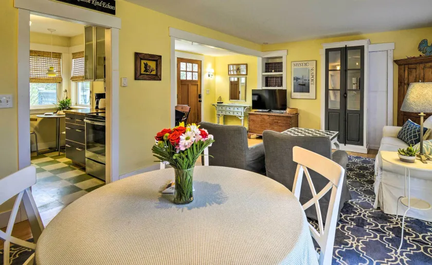 Bainbridge Island Abode < 1 Mi to Winslow! - Image 1