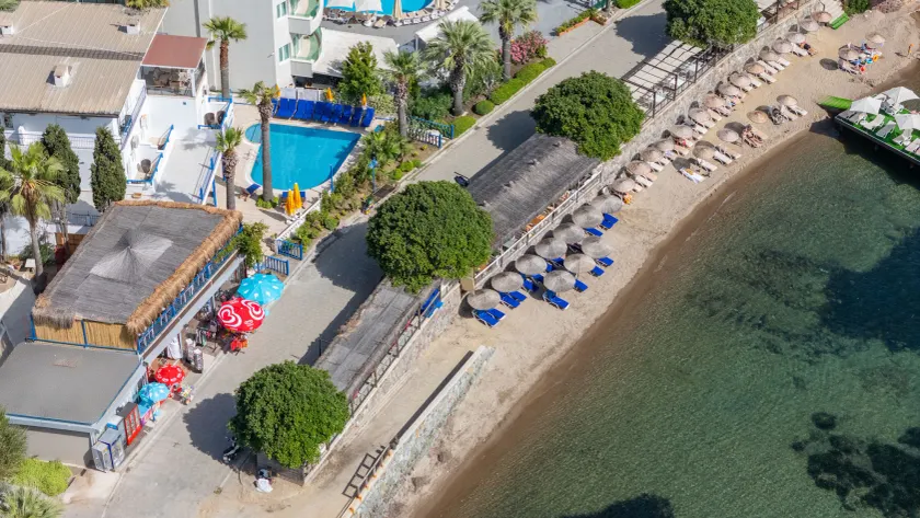 MaxSea Beach Hotel - Image 1