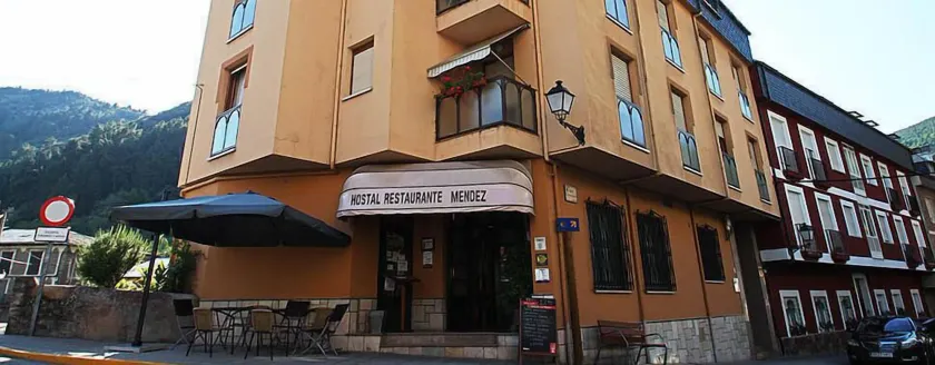 Hostal Restaurante Méndez - Image 1