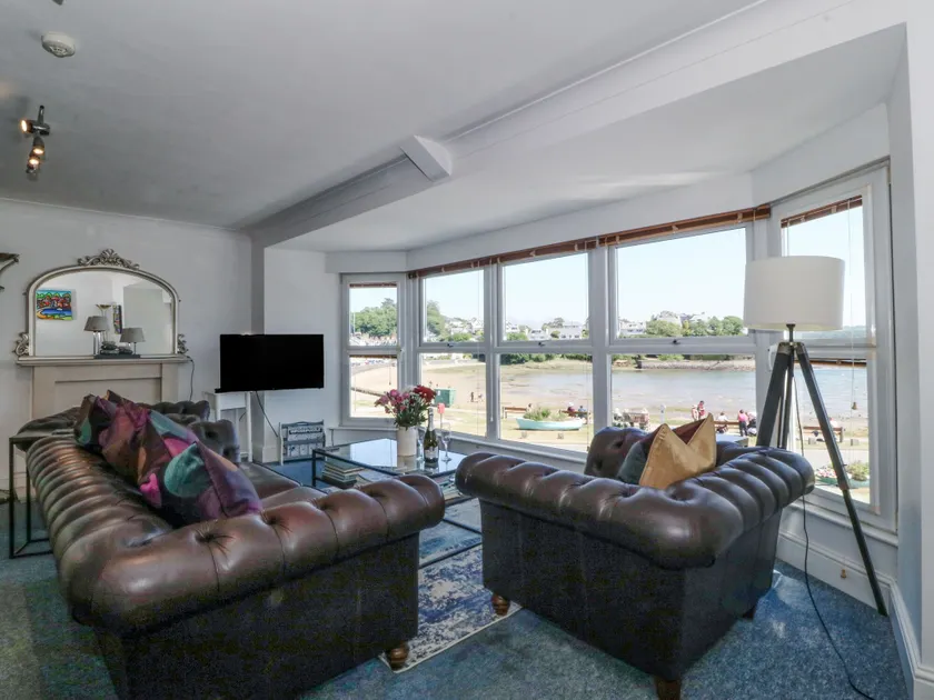 Sea View apartment - Image 1